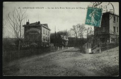 La rue de la Porte Verte , près de l'Etang d'Ursine à Chaville