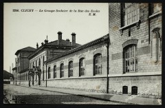 Carte postale ancienne Le Groupe Scolaire de la Rue des Ecoles
                                                                     à Clichy
                                