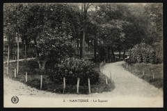 Le square de la gare à Nanterre