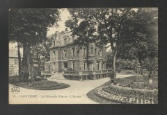 La Nouvelle Mairie - L'Entrée à Nanterre