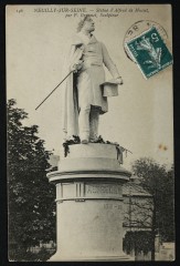 Statue d'Alfred de Musset par P. Grannet, Sculpteur à Neuilly-sur-Seine