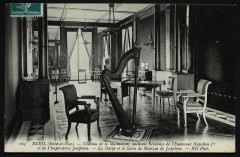 Château de la Malmaison, ancienne Résidence de l'Empereur Napoléon Ier et de l'Impératrice Joséphine. - La Harpe et le Salon de Musique de Joséphine à Rueil-Malmaison