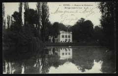 Manoir de Richelieu - Mirage dans le Lac à Rueil-Malmaison