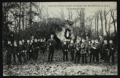 Institution Saint-Nicolas de Buzenval (S.-et-O.) - La Grotte du Parc à Rueil-Malmaison
