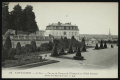 Vue sur la Terrasse de l'Orangerie et l'Ecole Normale, ancien Pavillon de Valois -
																					92210 Saint-Cloud
																			
