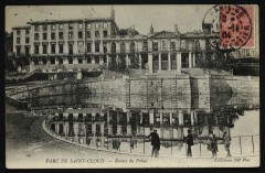 Carte postale ancienne Saint-Cloud Parc - Les Ruines du Palais
                                                                     à Saint-Cloud
                                