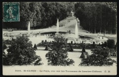 Le parc, vue sur les Terrasses de l'ancien château. à Saint-Cloud