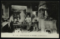 Manufacture de Sèvres - Le défournement à Sèvres