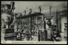 Manufacture Nationale de Sèvres - Salle d'exposition du Sèvres ancien -
																					92310 Sèvres
																			