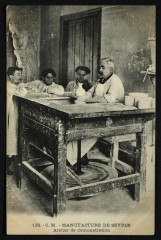 Atelier de démonstration à Sèvres