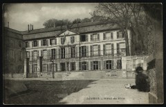 Hôtel de Ville -
																					92310 Sèvres
																			