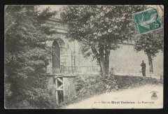 Fort du  Mont-Valérien. - Le Pont-Levis à Suresnes