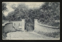 Entrée du Fort du Mont-Valérien -
																					92150 Suresnes
																			