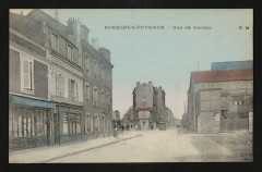 Carte postale ancienne Rue de Verdun
                                                                     à Suresnes
                                