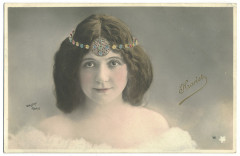 Hariet W. Etoile. 677-45. Marigny. Photo Waléry