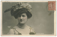 NANON, Berthe SIP. 5103. Photo Waléry