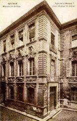 Avignon Hôtel Crillon ancienne livrée cardinalice
