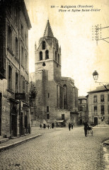 Avignon Place et Eglise Saint Didier