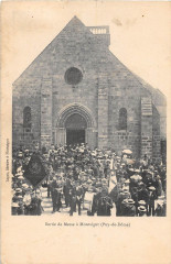 Sortie de messe à Montaigut