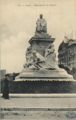 Carte postale ancienne Monument de Pasteur
                                                                     à Paris 7e
                                