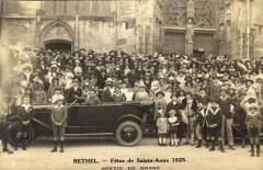 SteAnne 1925 à Rethel - Sortie de messe