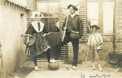 Boutain portrait famille pecheurs costume 01 -
													France
												