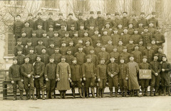 Un groupe de militaires du 82e régiment d'infanterie au début du XXe siècle