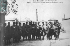 La verrerie défendue par l'armée en 1911