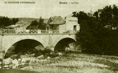 Roaix l'ancien pont détruit le 22 septembre 1992