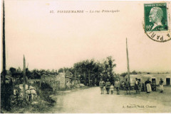 Pierremande la rue principale en ruine