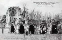 Vauclair ruines Cloitre église