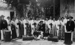 Farandole La Respelido Barbentane vers 1930-1935 -
													13 Bouches du Rhône
												