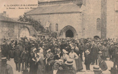 Sortie de messe à La Chapelle-Saint-Laurent -
													79 Deux Sèvres
												
