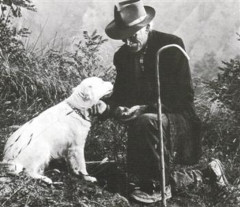 Caveur du Tricastin et son chien -
													26 Drôme
												
