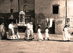 Notre-Dame Trouvée La procession -
													43 Haute Loire
												
