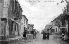 La Chapelle de la Tour, route de dolomieu en 1912, p 44 de L'Isère les 533 communes