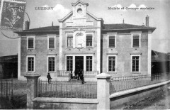 Luzinay, mairie et groupe scolaire en 1909, p 116 de L'Isère les 533 communes - René Merrier éditeur à Vienne