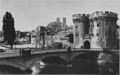 Verdun La Porte Chaussée postcard