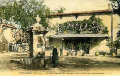 Piolenc Fontaine et Café du Commerce