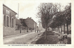 Vue de l'école des filles et de la promenade -
													89 Yonne
												