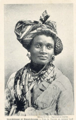 Guadeloupe costume féminin -
													971 Guadeloupe
												