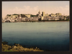 From the Isle de Barthalasse, (i.e., Ile de la Barthelasse), Avignon, Provence, France-LCCN2001698583