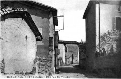 Saint-Clair-du-Rhone, une rue du village en 1914, p194 de L'Isère les 533 communes - Baron édit, Saint-Clair-du-Rhone