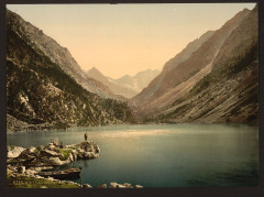 The lake, Gaube, Pyrenees, France-LCCN2001698635