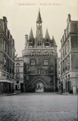 Bordeaux - Porte du Palais à Bordeaux