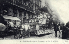 Bordeaux fête-des-vendanges Char de la Reine des Vendages a à Bordeaux