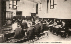 Bordeaux - Collège 6 à Bordeaux