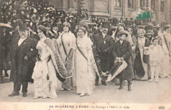 Le cortège de la Reine des Reines de Paris à l'Hôtel de Ville -
													75 Paris
												