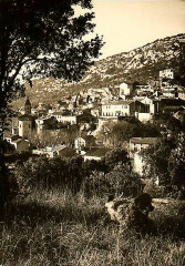 Beaumes Vue du village