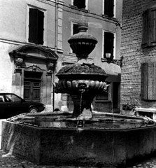 Caromb fontaine de 1749 -
													84 Vaucluse
												